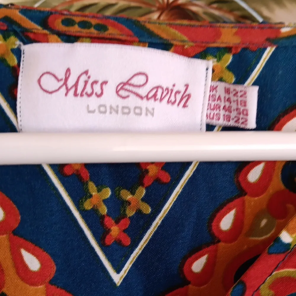 Chic Bohemian Paisley Kaftan - Picture 2 of 4